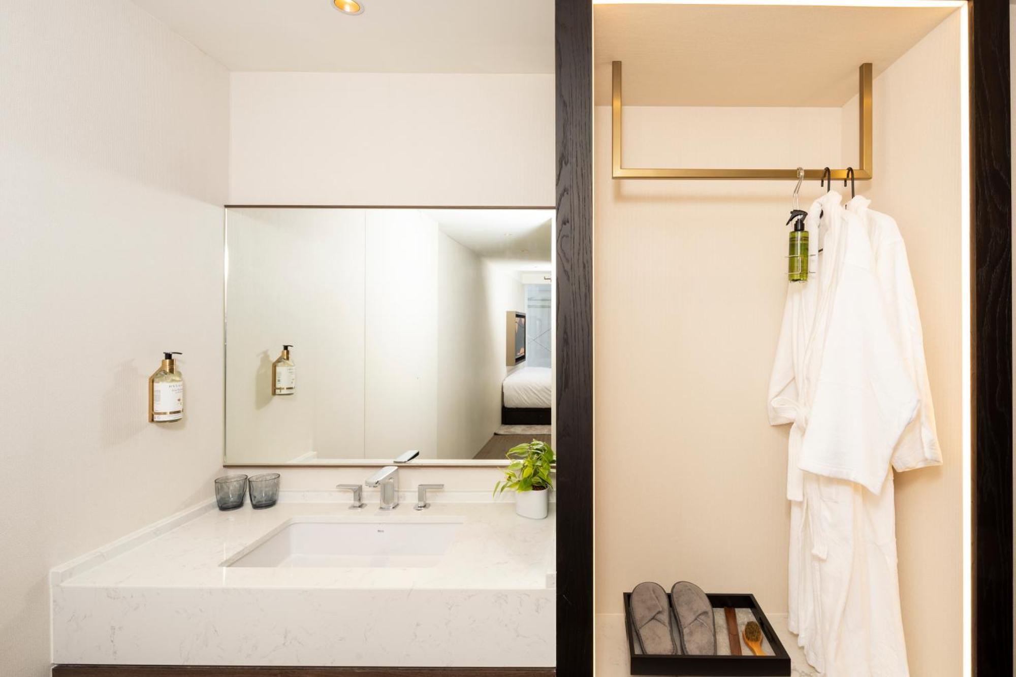 Voyage Kaohsiung By Cosmos Oasis Hotel Eksteriør billede