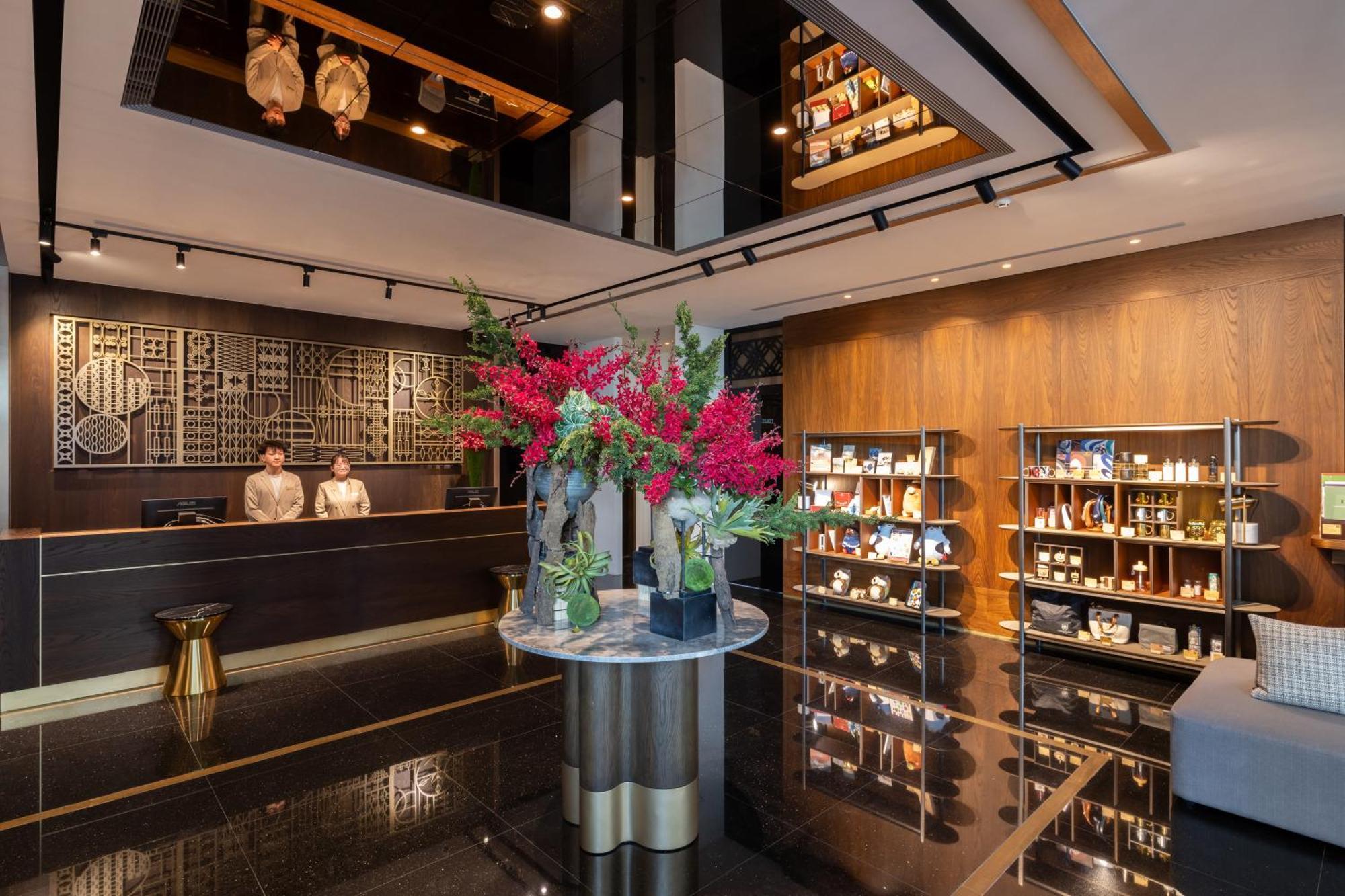 Voyage Kaohsiung By Cosmos Oasis Hotel Eksteriør billede